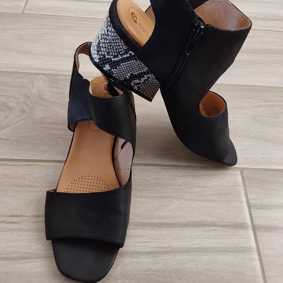 Corso Como SAYGE Black Open Toe 2 in Heel Sandal.    Size 6.5M - Picture 1 of 8